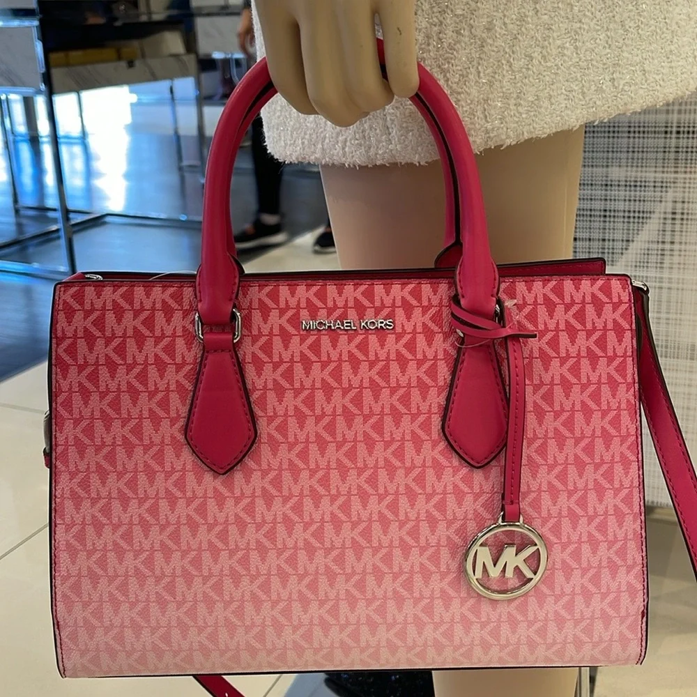 Michael Kors Sheila Medium Ombré Signature Logo Satchel
DRAGONFRUIT
NWT - Picture 11 of 16
